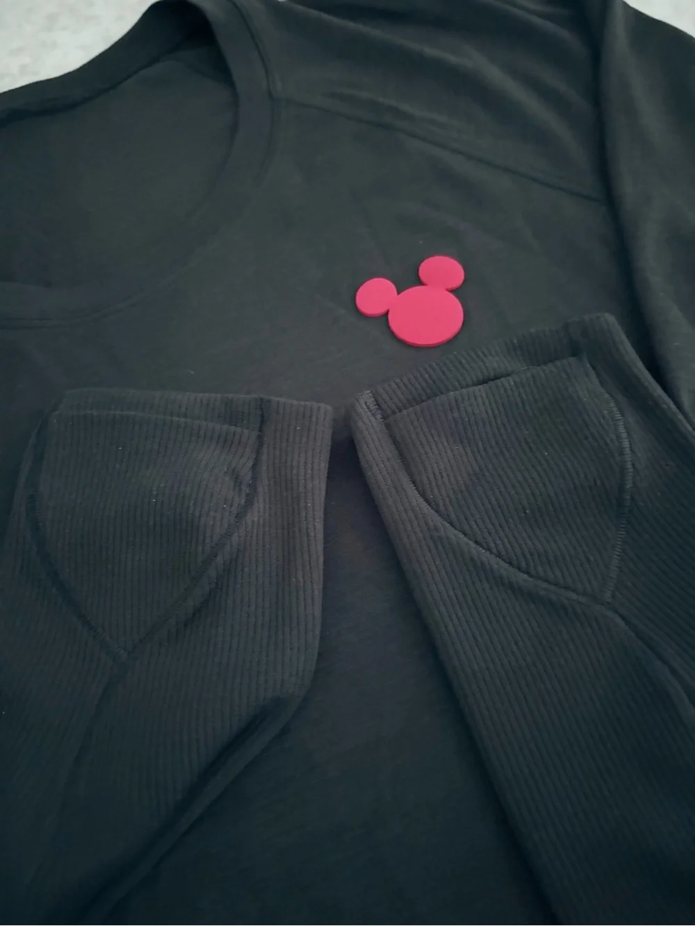 Disney x Lululemon Swiftly Long Sleeve Shirt - Black / Size 8